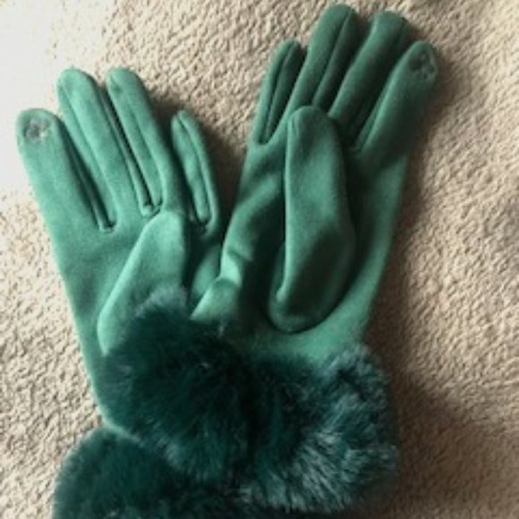 Gloves - Picture 1 of 2